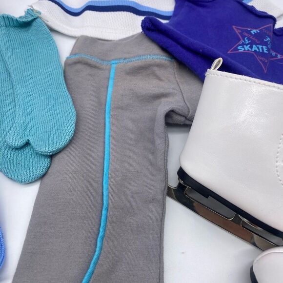 American Girl Mia 2 in 1 Skate Outfits - Picture 5 of 8